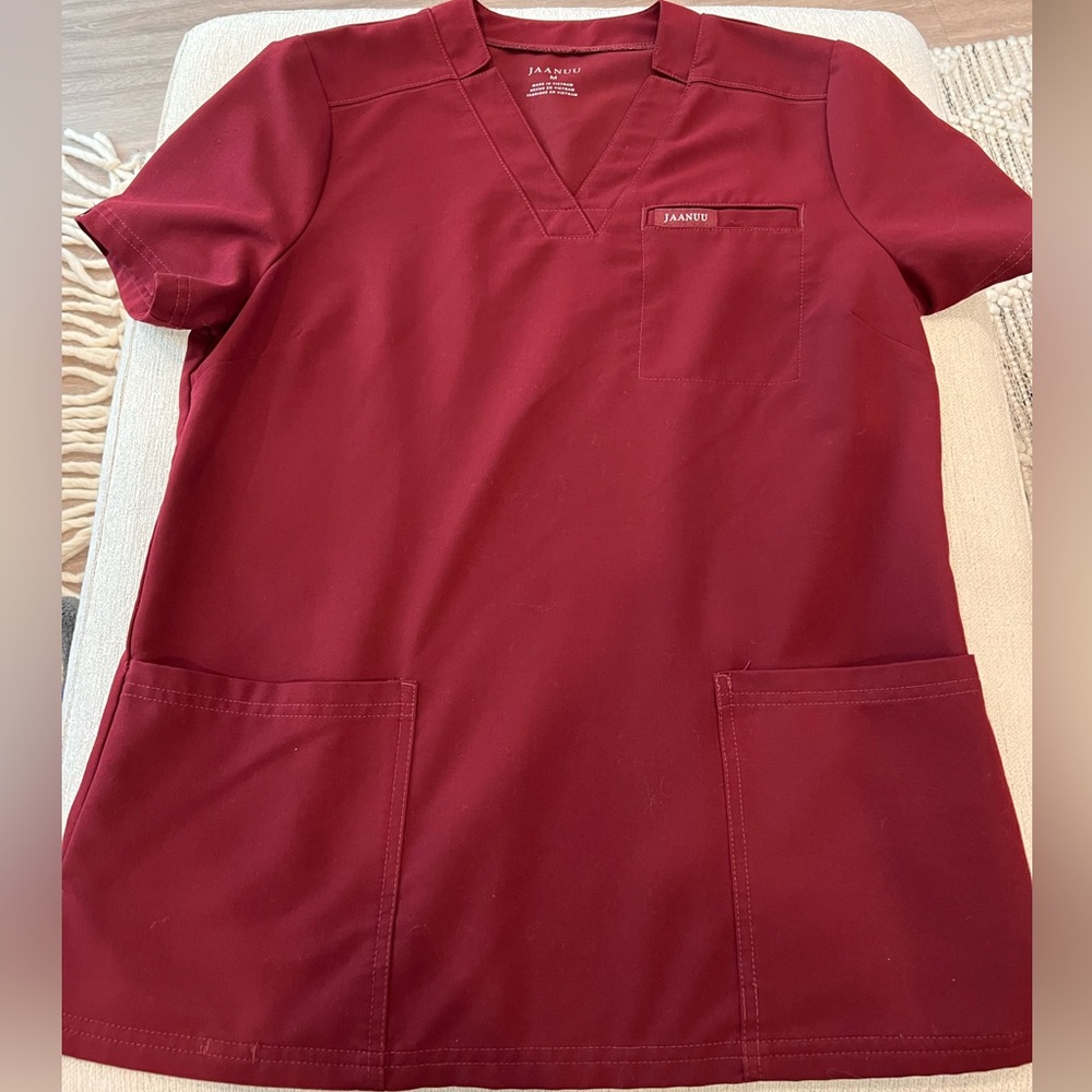 Jaanuu Scrub 3 pocket Top